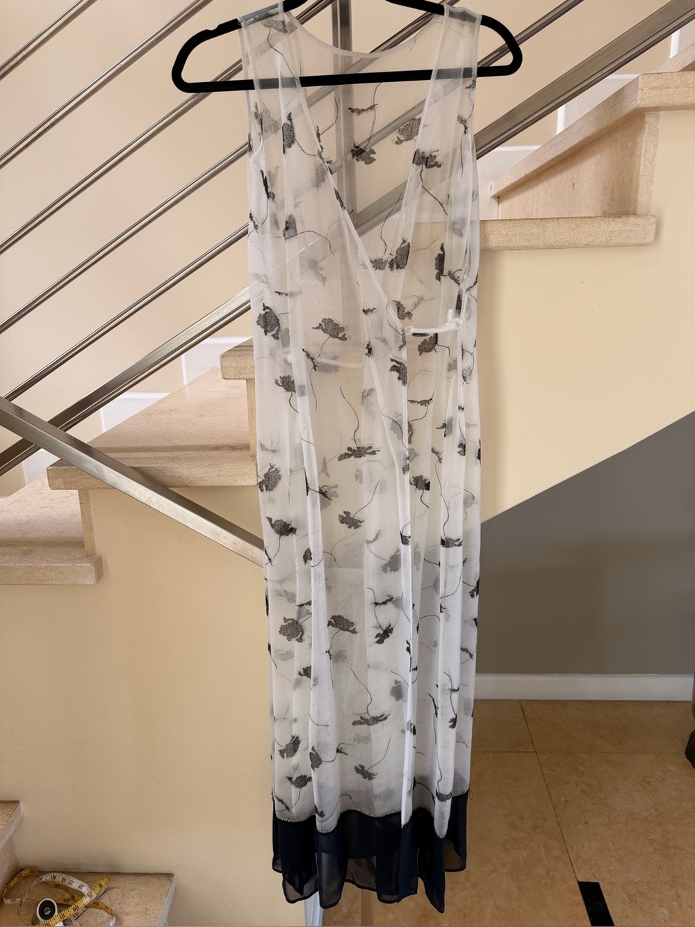 Vintage Philosophy di Alberta Ferretti White and Black wraparound dress